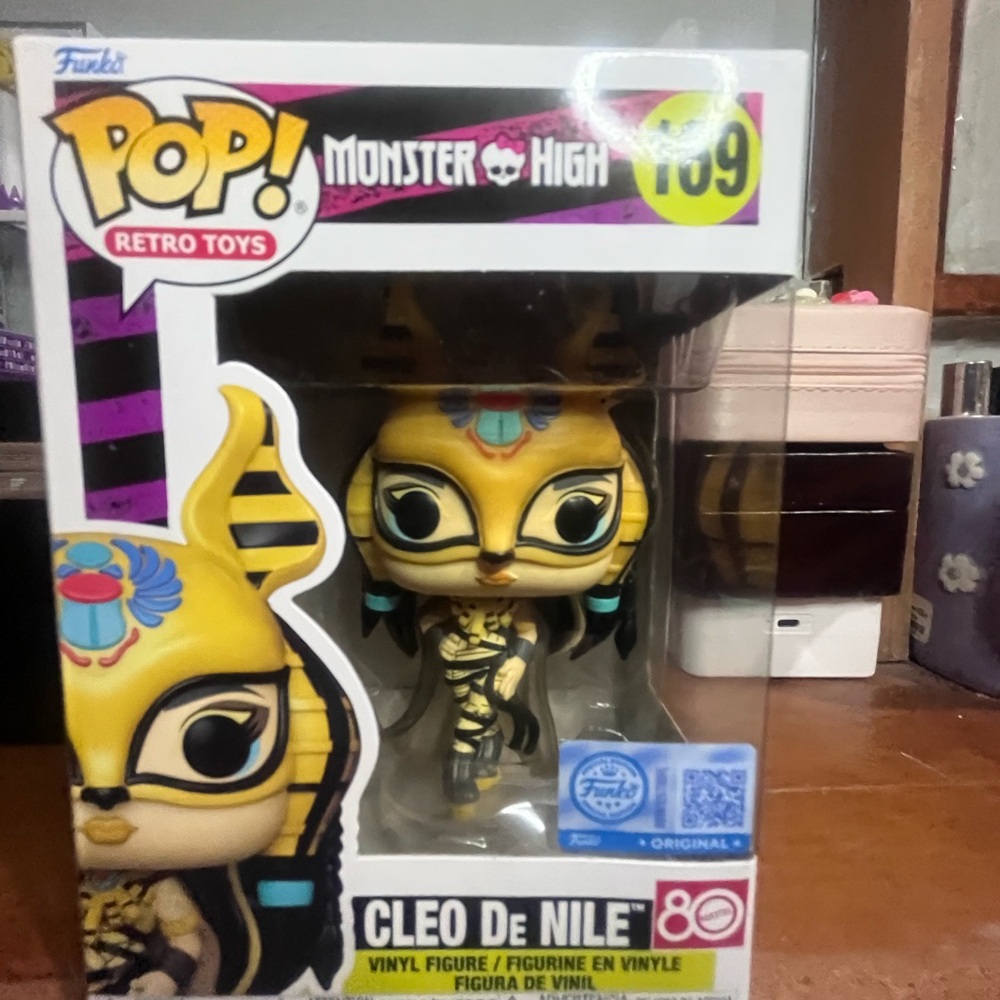 Funko Pop! Cleo de Nile Vinyl Figure - Yellow & Black with Teal Accents
